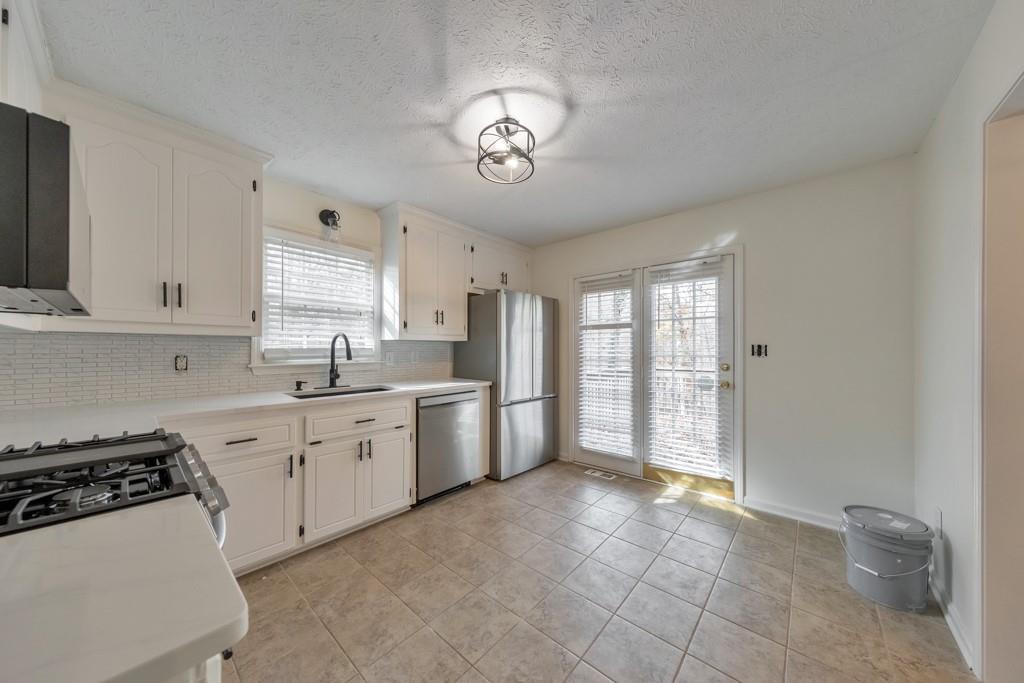 304 Queensbury Walk