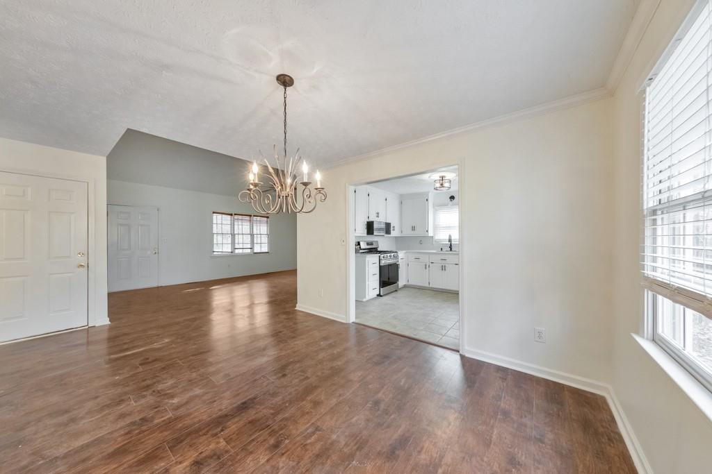304 Queensbury Walk