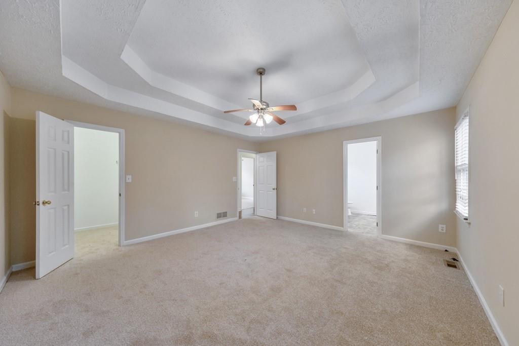 304 Queensbury Walk