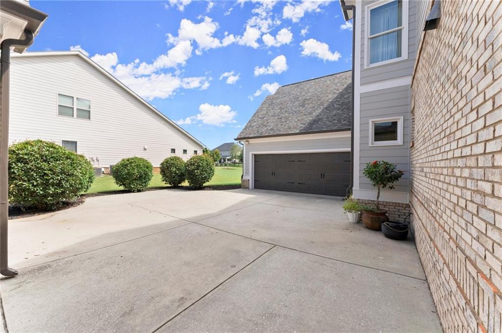 487 Carmichael Circle