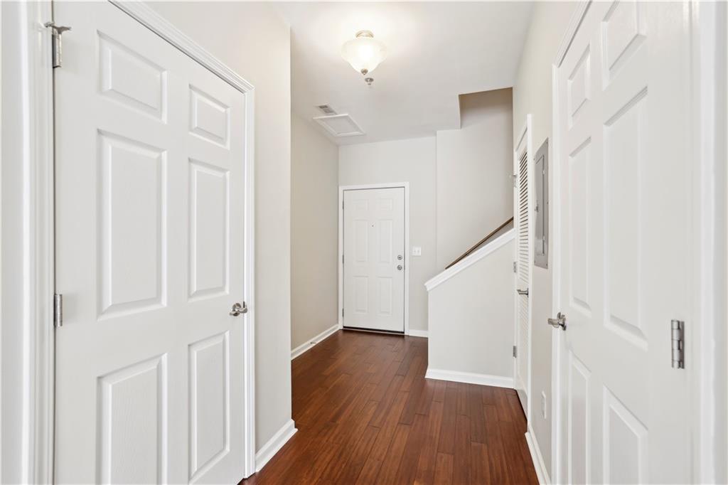 7110 Woodland Lane