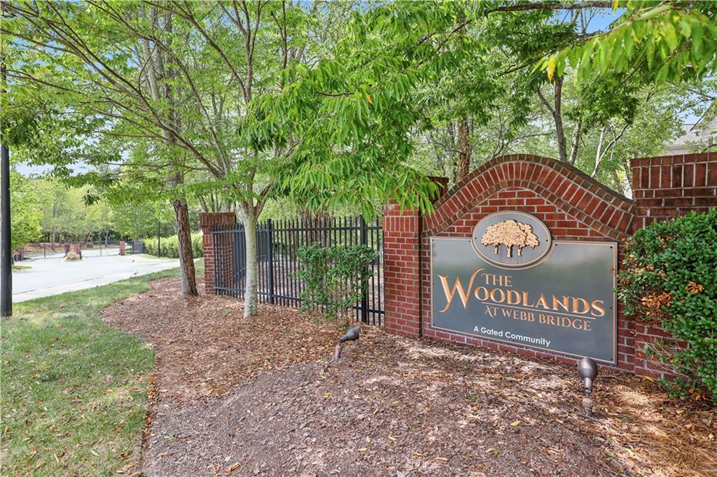7110 Woodland Lane