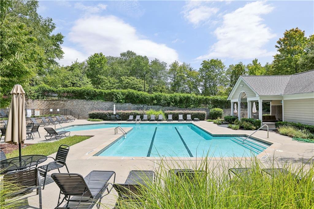 7110 Woodland Lane