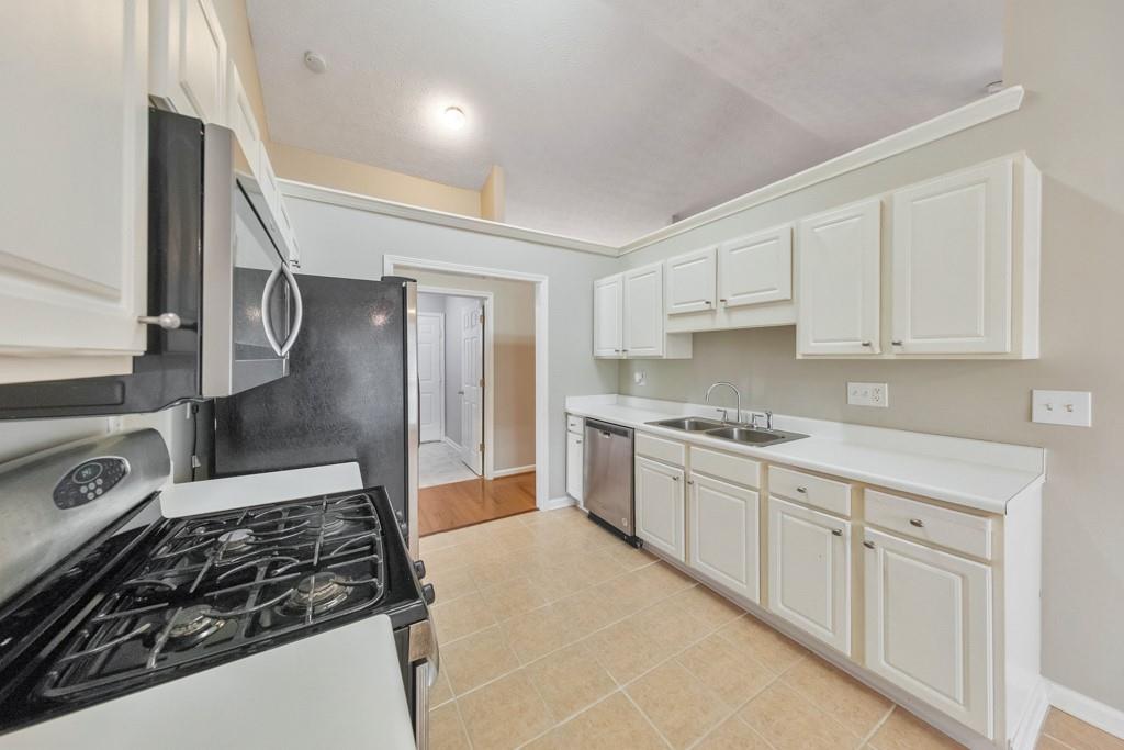 868 Ashley Crossing Lane