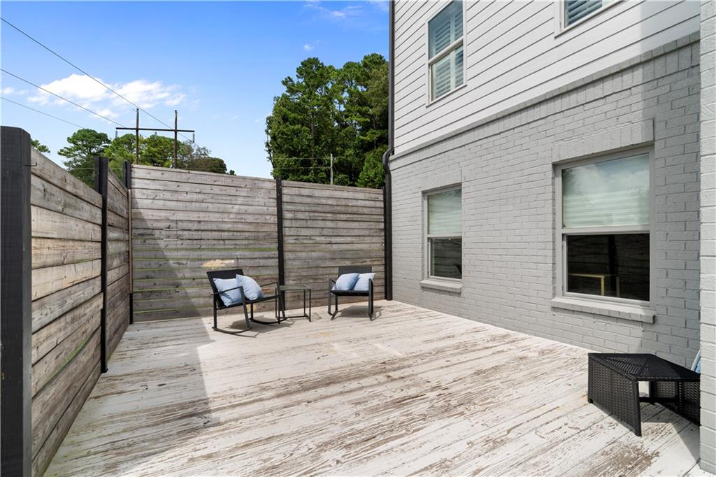 1186 Lincoln Drive