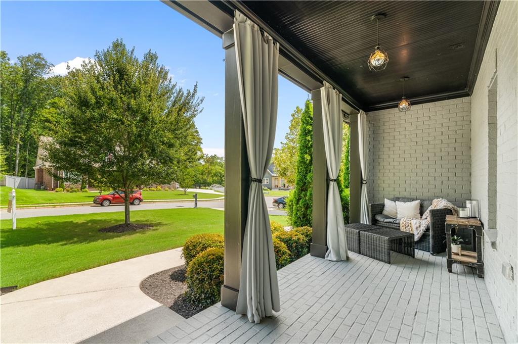 1186 Lincoln Drive