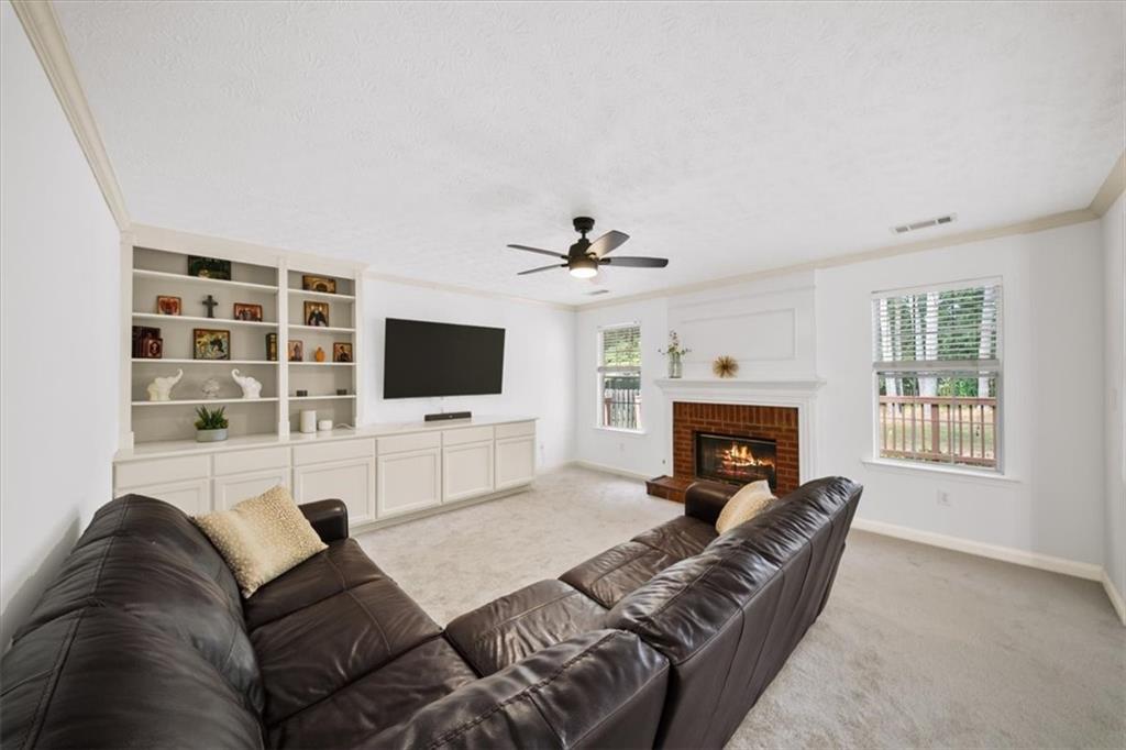 1585 Pinebreeze Drive