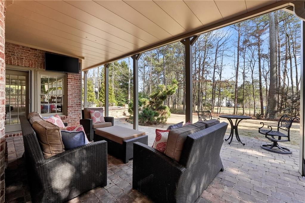 5430 Laurel Oak Drive