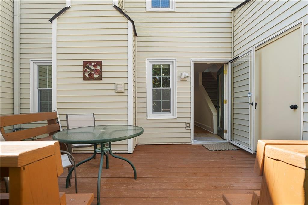273 Shaded Oaks Lane SE