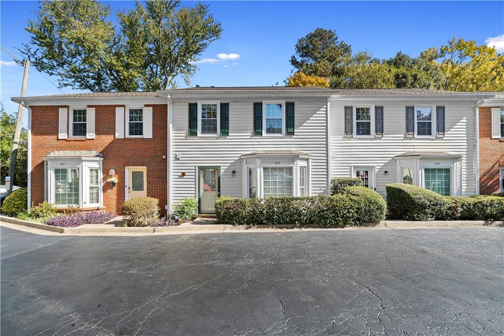273 Shaded Oaks Lane SE