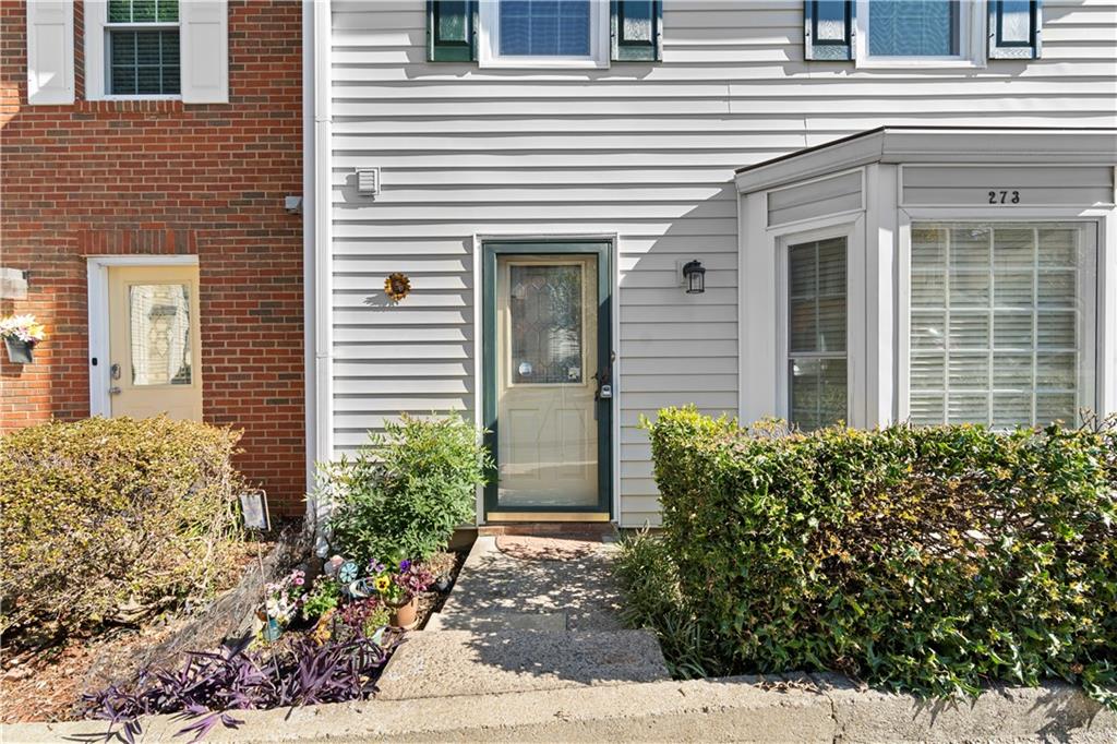 273 Shaded Oaks Lane SE