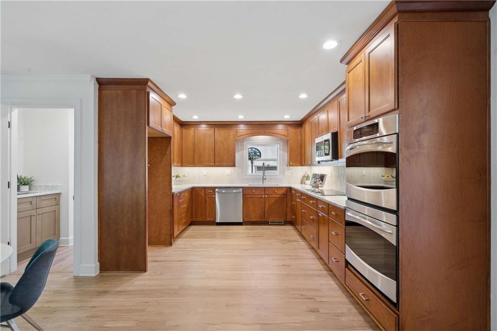 1505 Oakmoor Place
