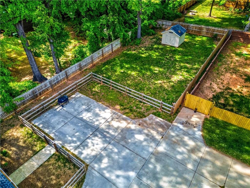 1001 Davis Street