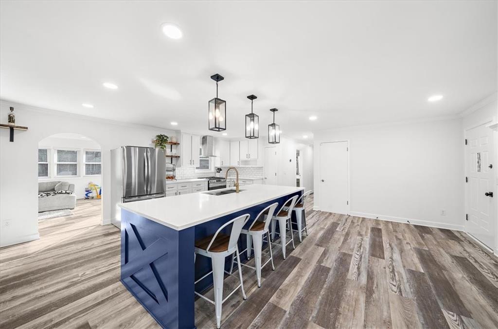 513 Rivercrest Drive