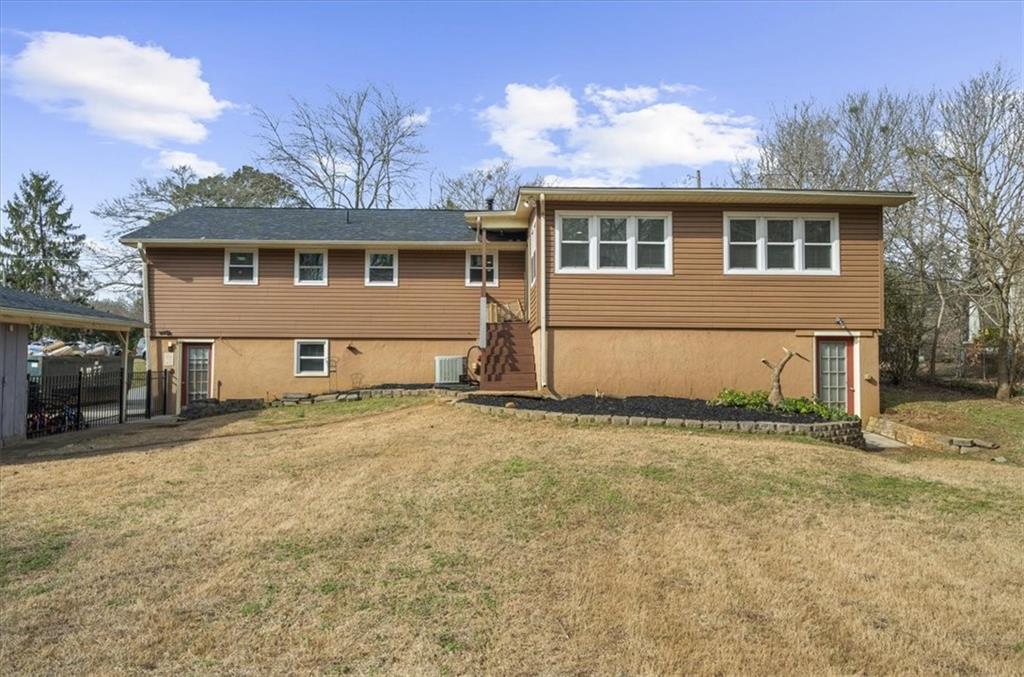 513 Rivercrest Drive