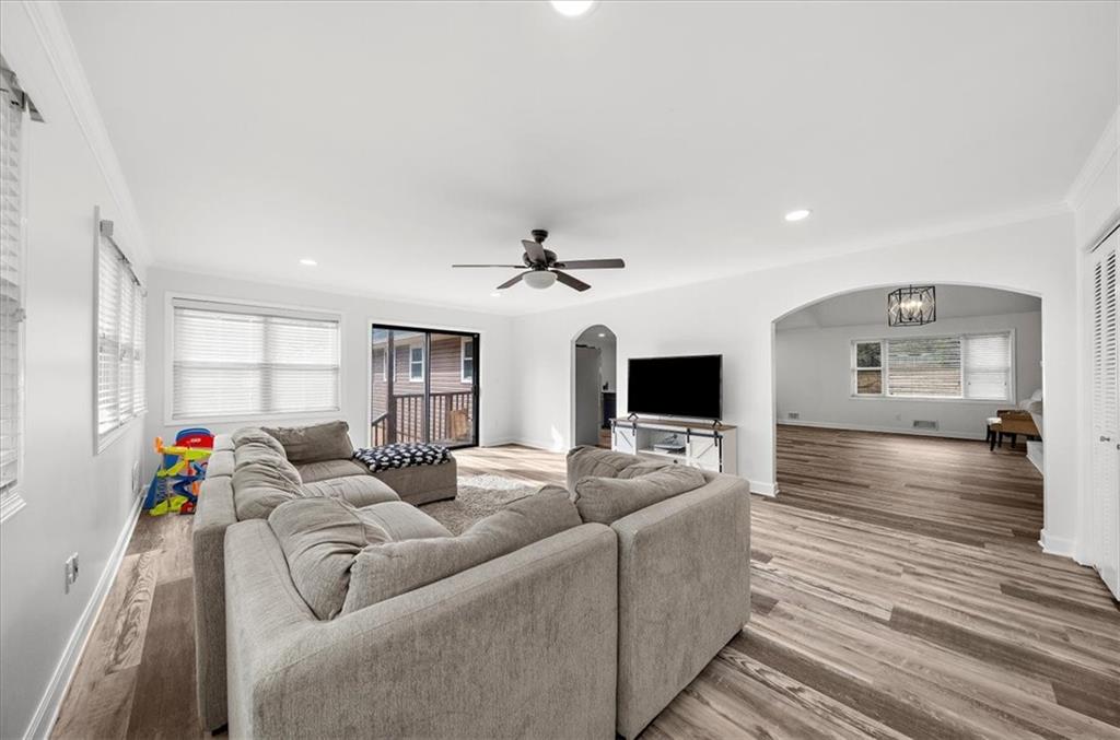 513 Rivercrest Drive