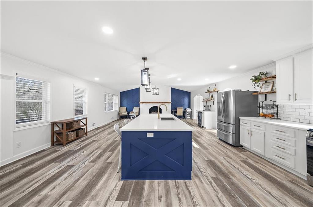 513 Rivercrest Drive