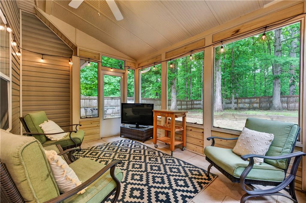 2028 Lantern Drive