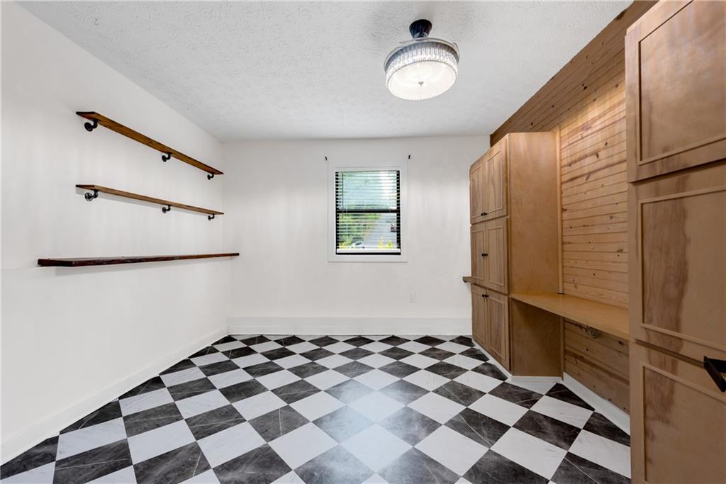 1971 Chartwell Court