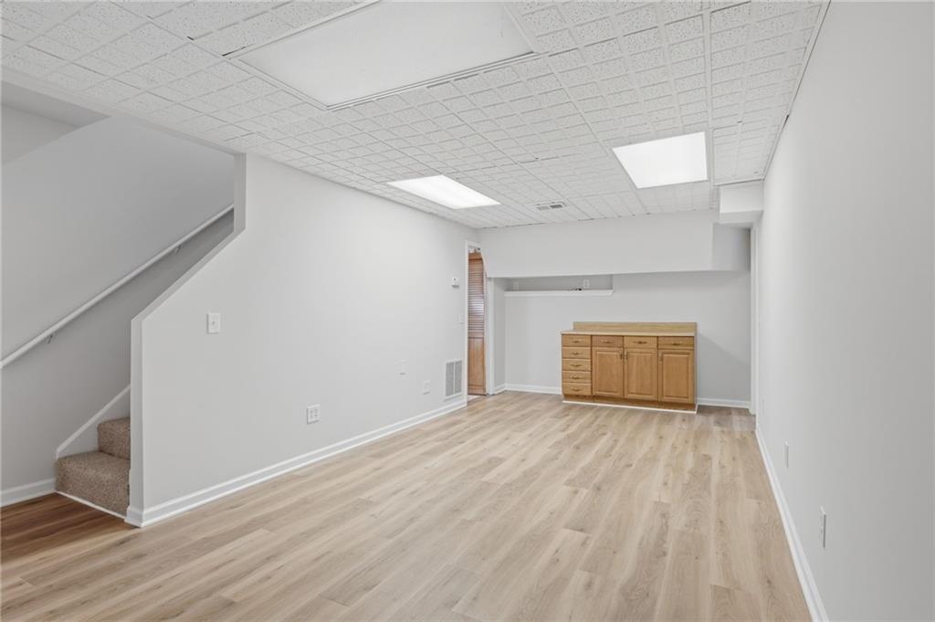 7035 Crossview Drive