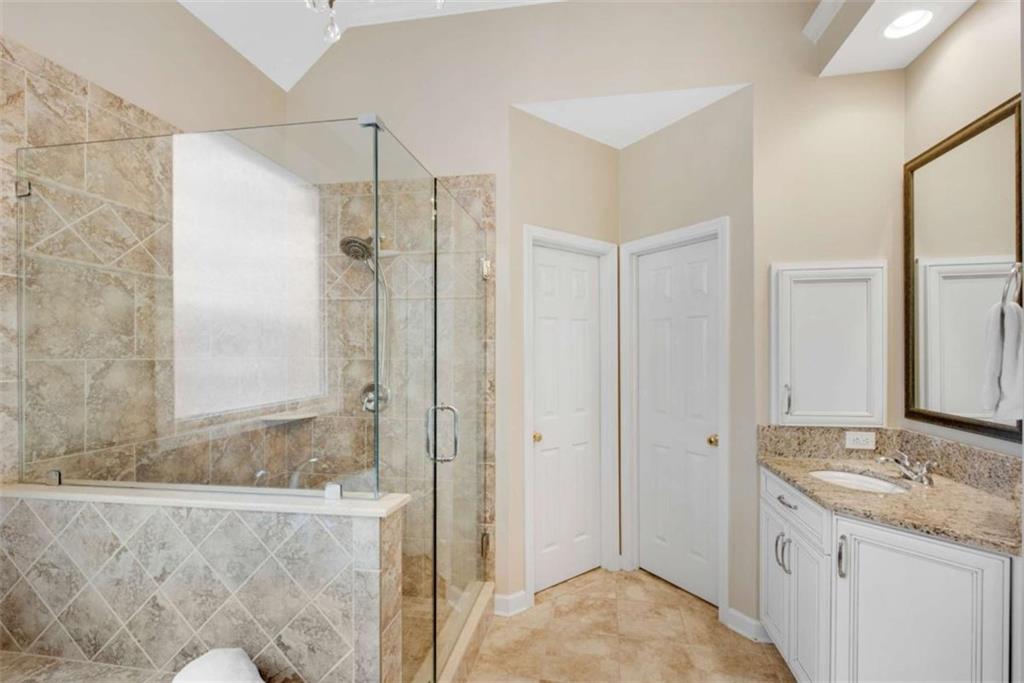 50 Lakecrest Circle