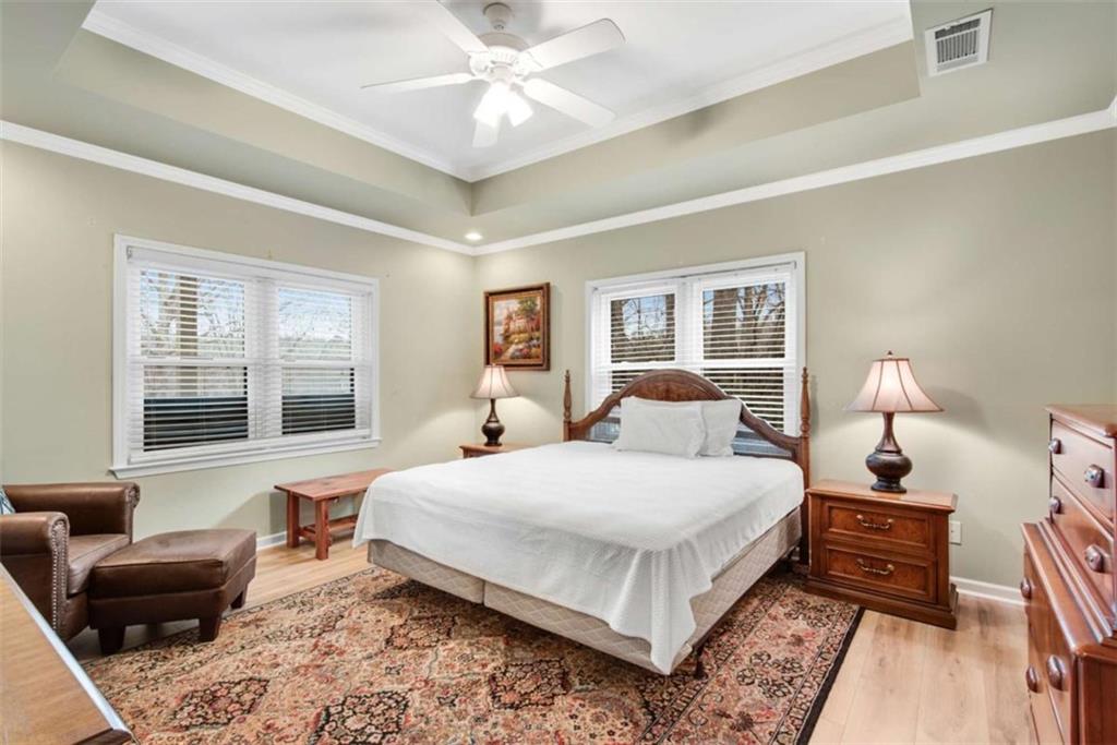 50 Lakecrest Circle