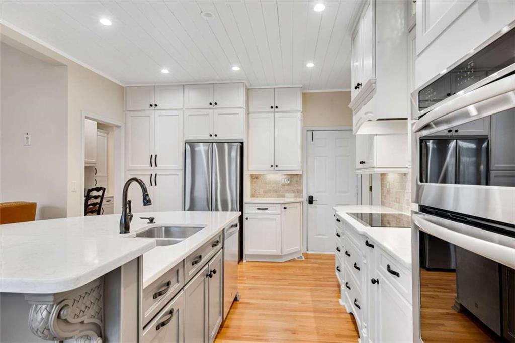 50 Lakecrest Circle