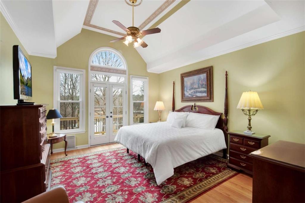 50 Lakecrest Circle