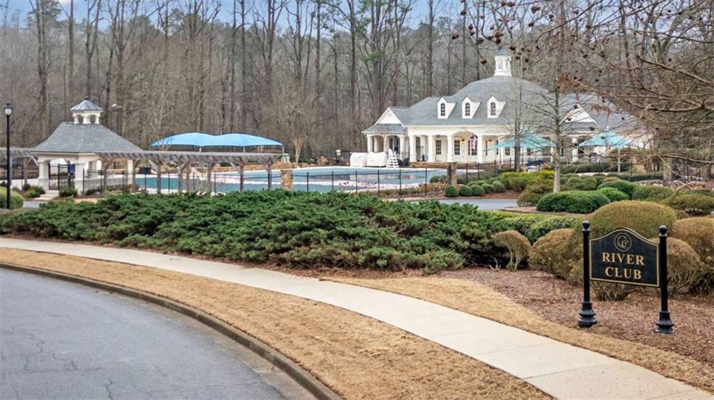 50 Lakecrest Circle