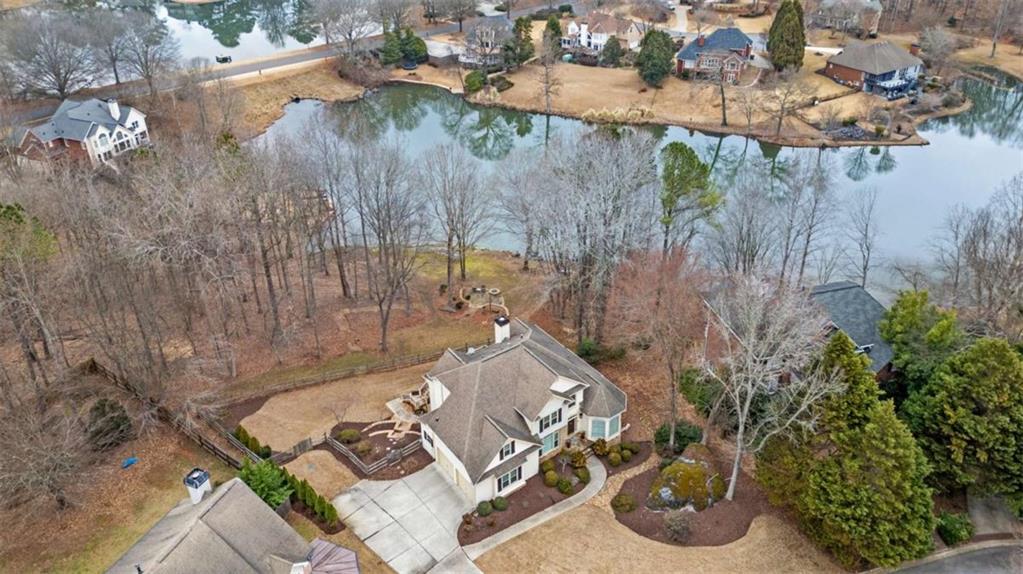 50 Lakecrest Circle