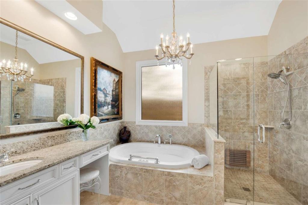 50 Lakecrest Circle