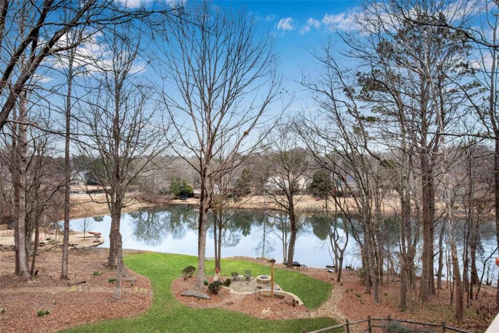 50 Lakecrest Circle