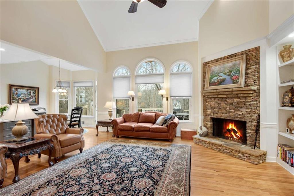 50 Lakecrest Circle