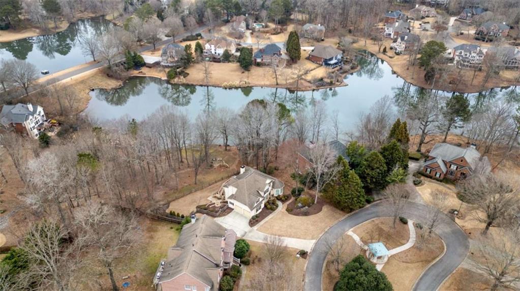 50 Lakecrest Circle