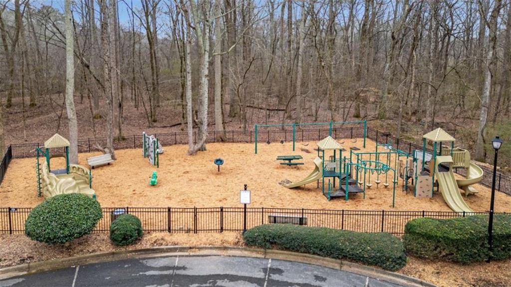 50 Lakecrest Circle