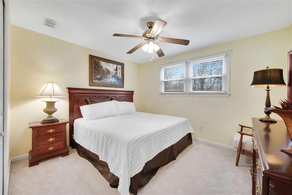 50 Lakecrest Circle
