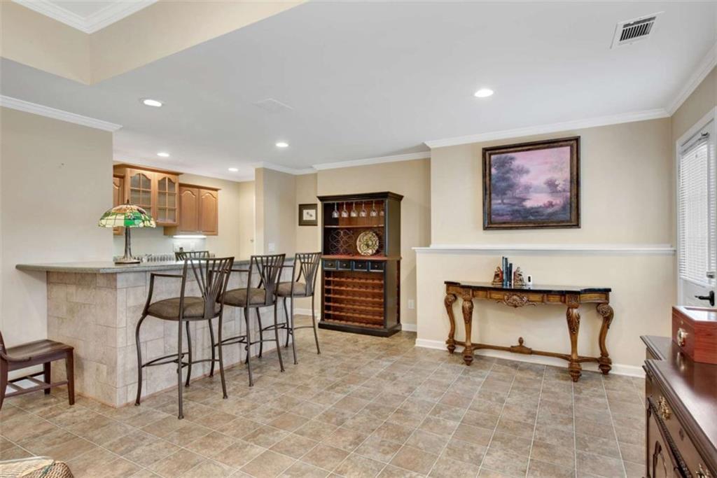 50 Lakecrest Circle