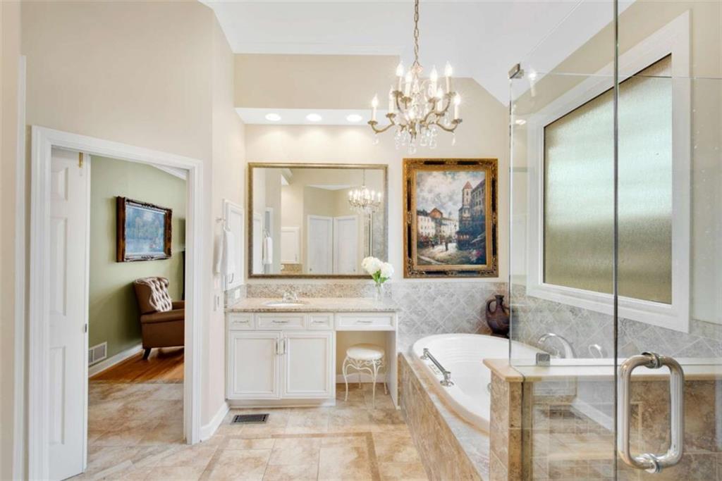 50 Lakecrest Circle