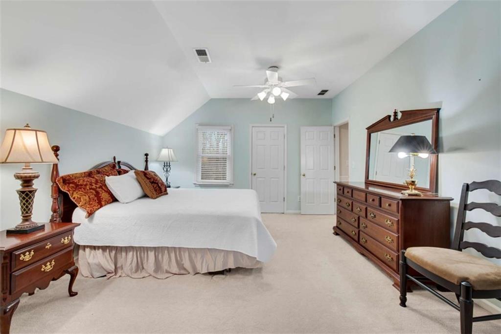 50 Lakecrest Circle