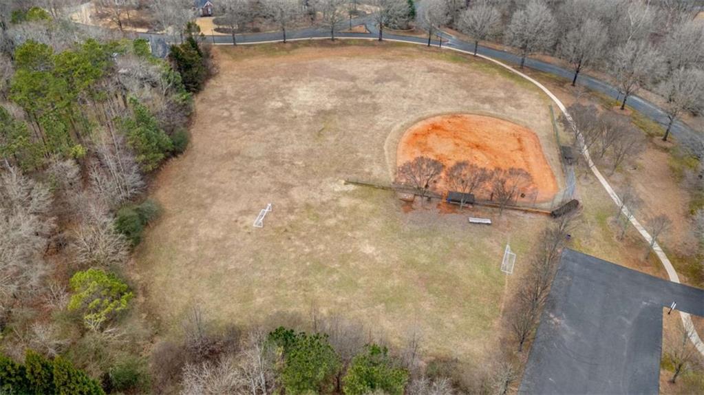 50 Lakecrest Circle