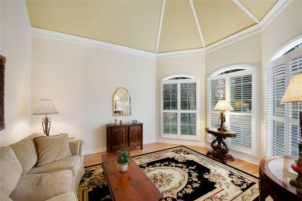 50 Lakecrest Circle