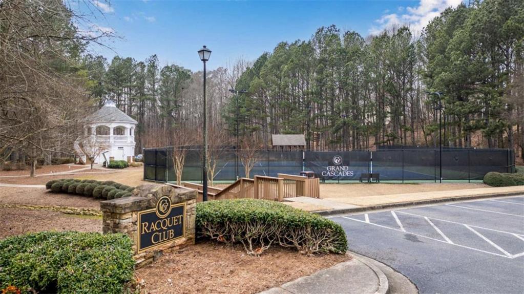 50 Lakecrest Circle