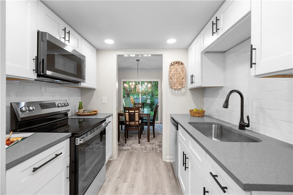 922 Cedar Creek S