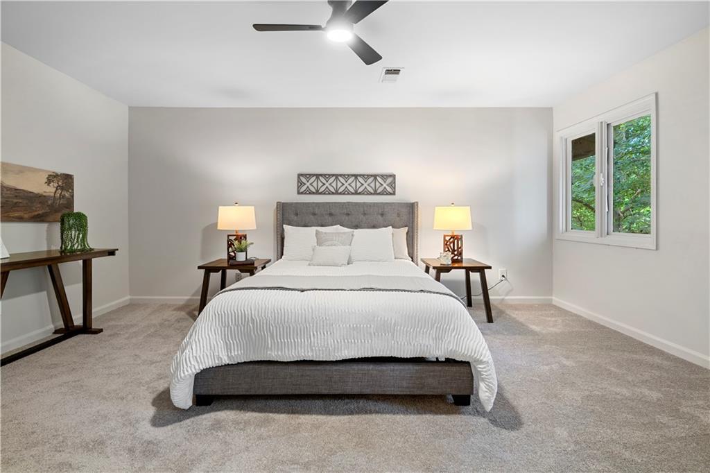 922 Cedar Creek S