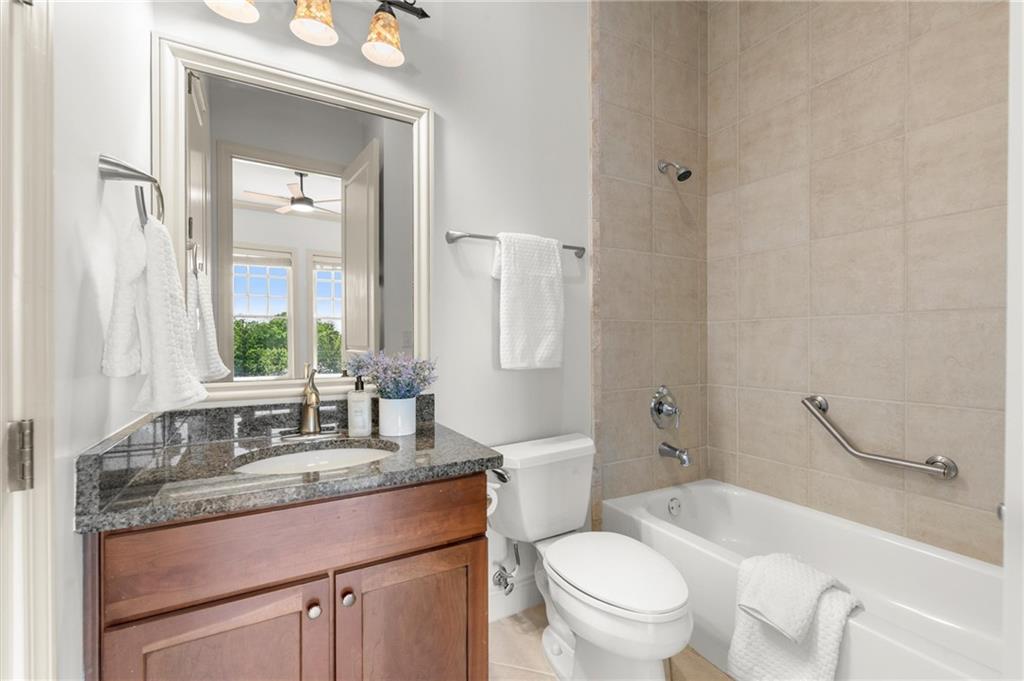 360 Chambers Street Unit 305