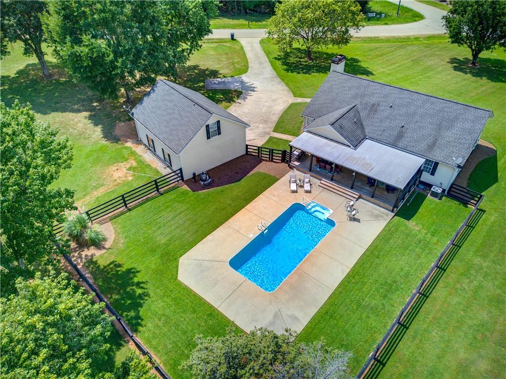 15 Davis Road