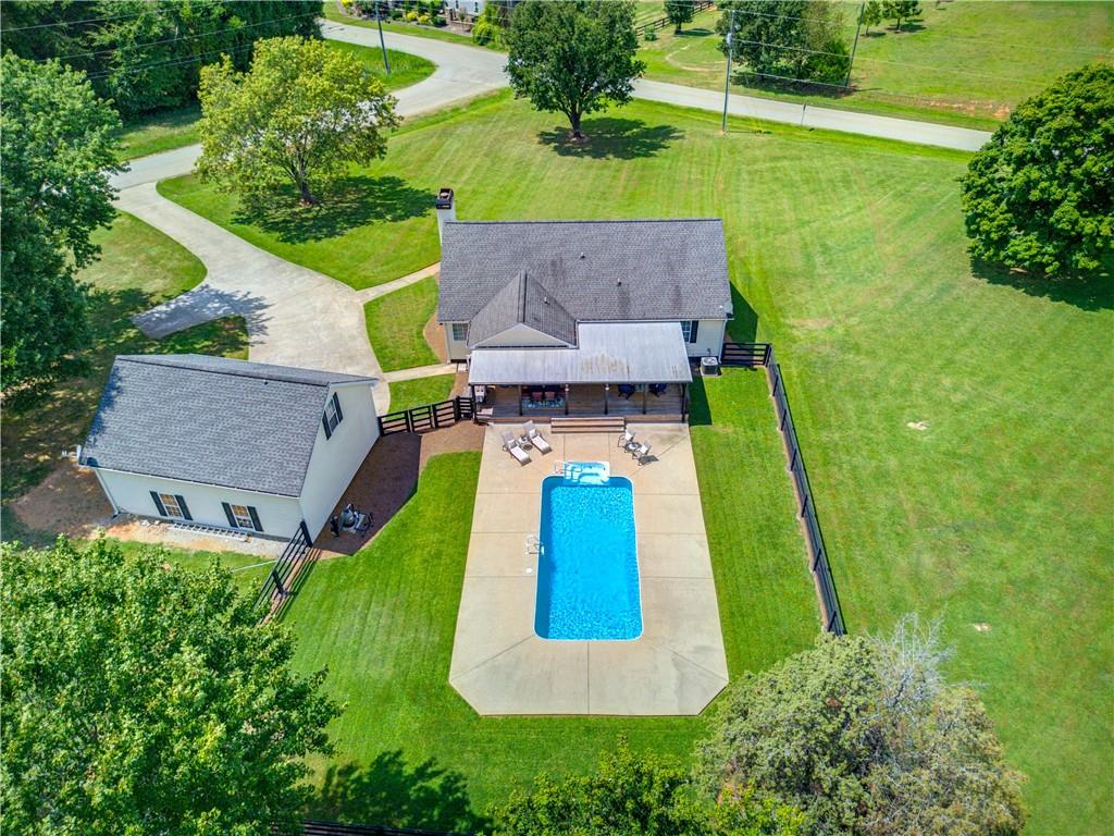 15 Davis Road