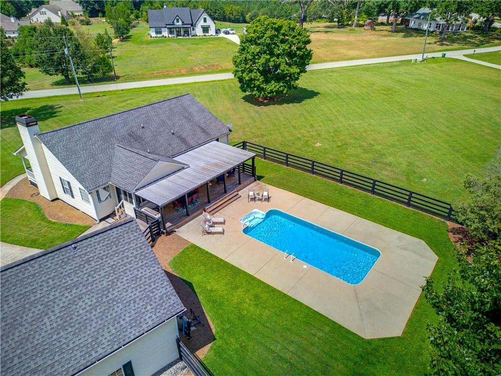 15 Davis Road
