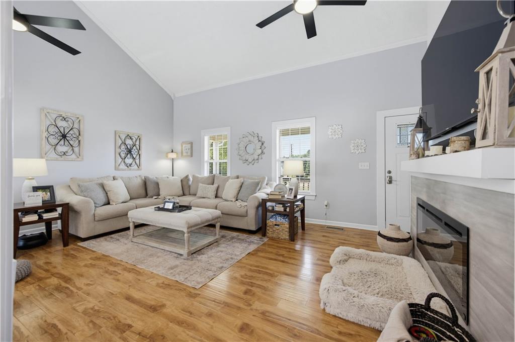 15 Davis Road
