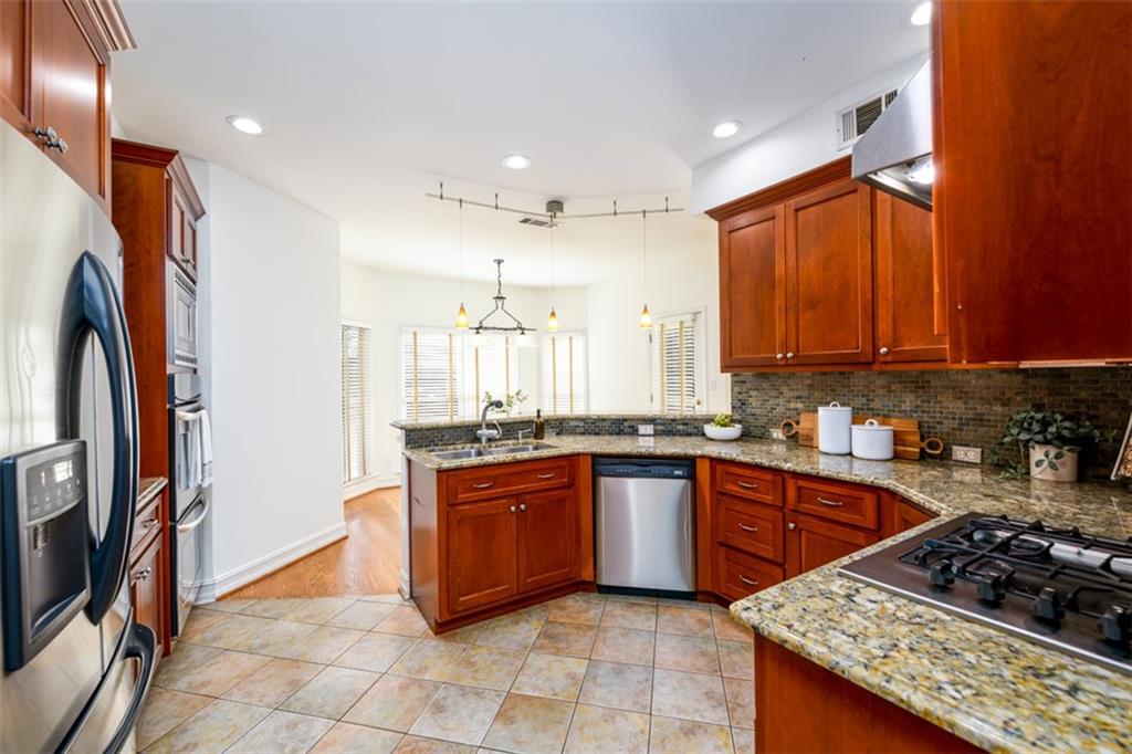 1560 Oak Park Cove
